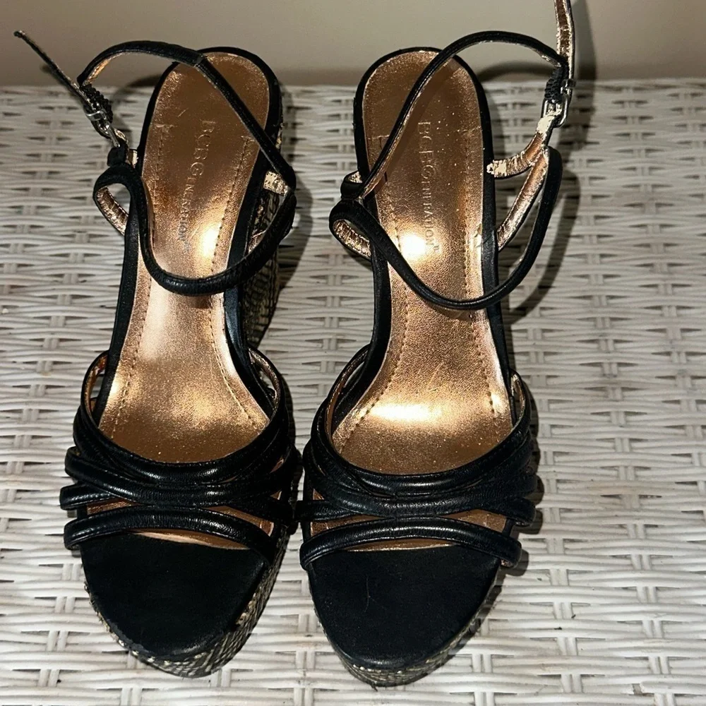 UEC BCBG HOSANNA Black and Tan Platform Wedge Sandals 6.5